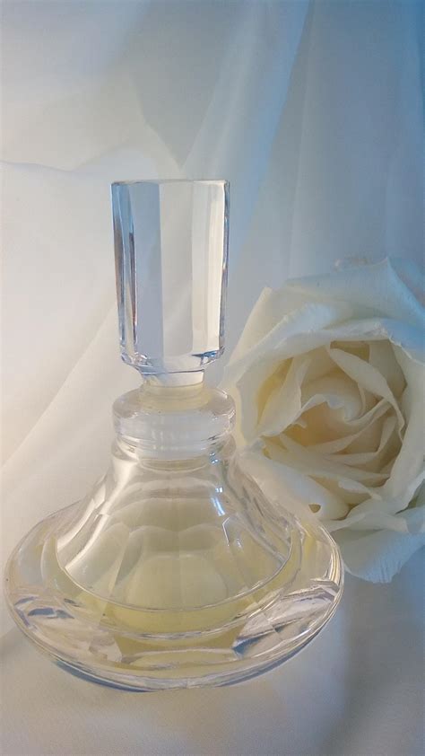 shiseido white rose perfume.